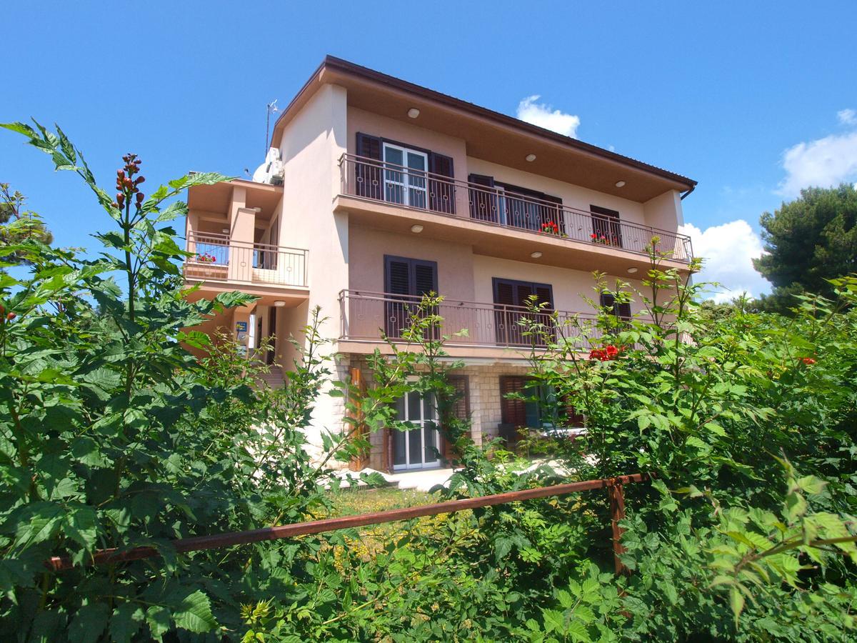 Apartments Lada 1217 Premantura Exterior foto